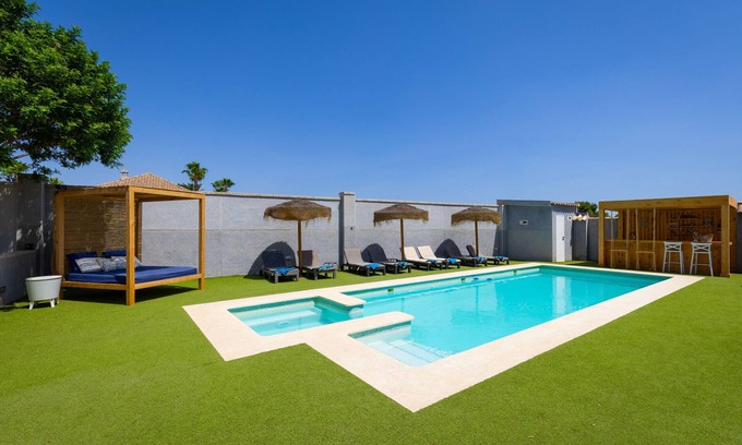 Almoradi Villa | WaterWheel Villa by Fidalsa