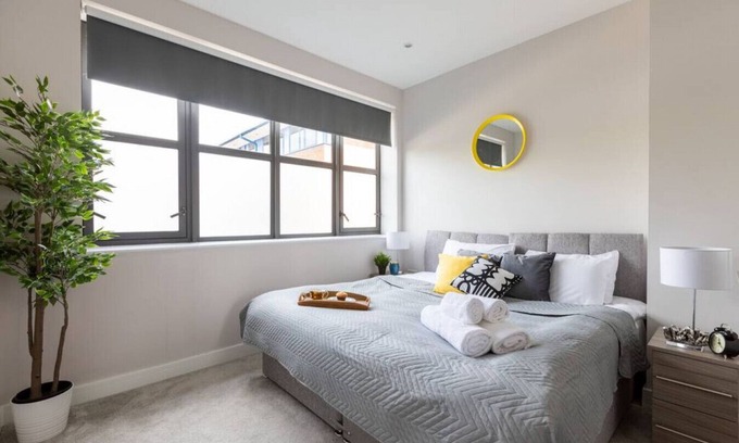 Watford Apartment | Watford (10) · homely - Lovely Watford Apartment (Warner Bros)
