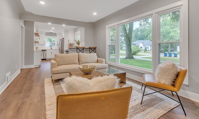 Waukazoo Woods House | Waukazoo Woods Getaway- On Bike Path that leads to Holland State Park!