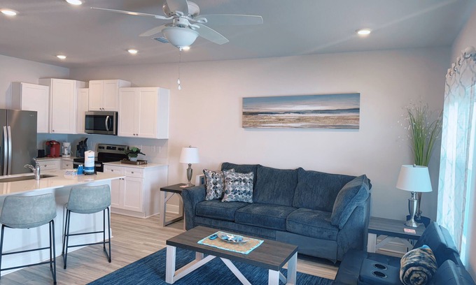 Gulf Breeze House | Wave of gold Close to beaches 3 bedrooms clean Beautiful Brand New townhome