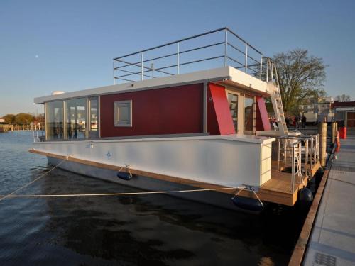 Ribnitz-Damgarten Boat Rental | Wave Rider No 2 Comfortable holiday residence
