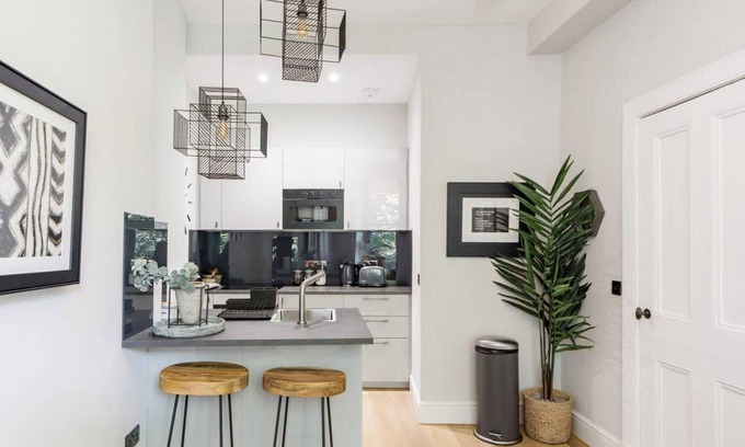 Gifford Apartment | Waverley Park · High-End Apartment in Georgian Building by Holyrood Park