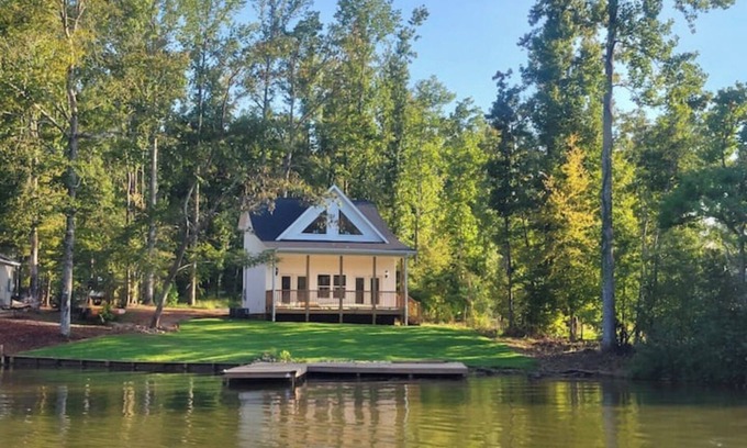 Jacksons' Gap House | Waverly Creek Retreat-kayaks/fire pit/pet friendly
