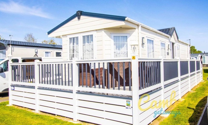New Romney RV Rental | WC71 - Marlie Farm New Romney - Full bath