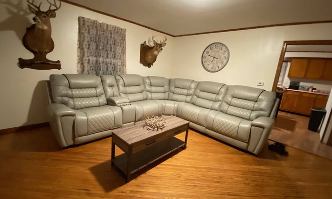 Portland House | Weddle Lodging & Outfitters Pink house