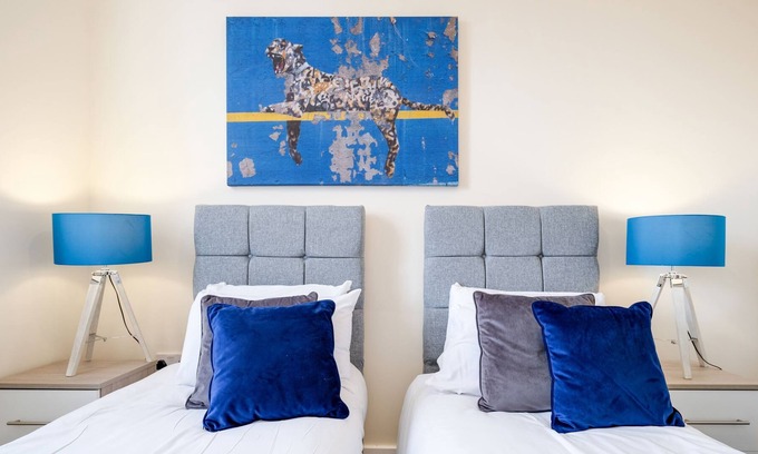 Wednesbury Apartment | Wednesbury, 1 Bedroom Apartment 207 with Parking