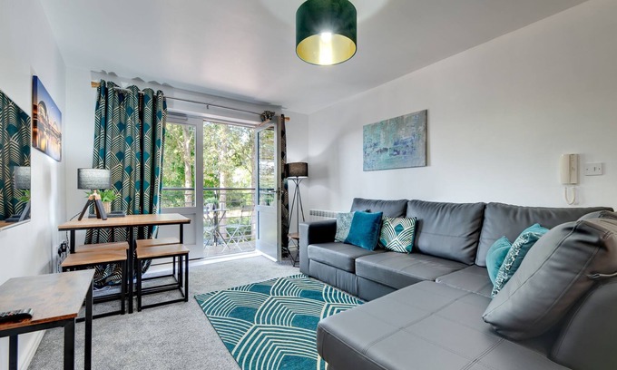Newcastle-upon-Tyne Apartment | Week2Week Two Bed Gosforth Apartment