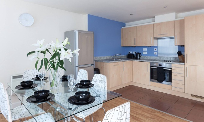 Long Eaton Apartment | Welcome Home with this Outstanding & Open 2Bed Apt