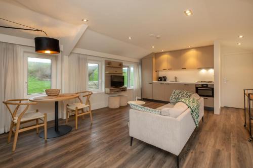 Municipality of Veere Resort | Welcome in - Vakantiewoningen in het centrum met balkon - Langstraat 5 Zoutelande