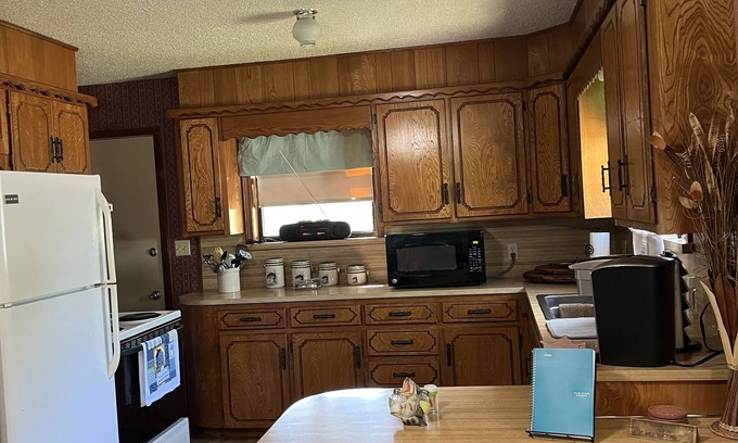 Copeland House | Welcome Inn at Grand Lake Grove Oklahoma, fishing, vacation rental, close to all