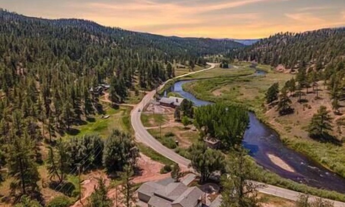 Sedalia House | Welcome to Deckers South Platte River House!
