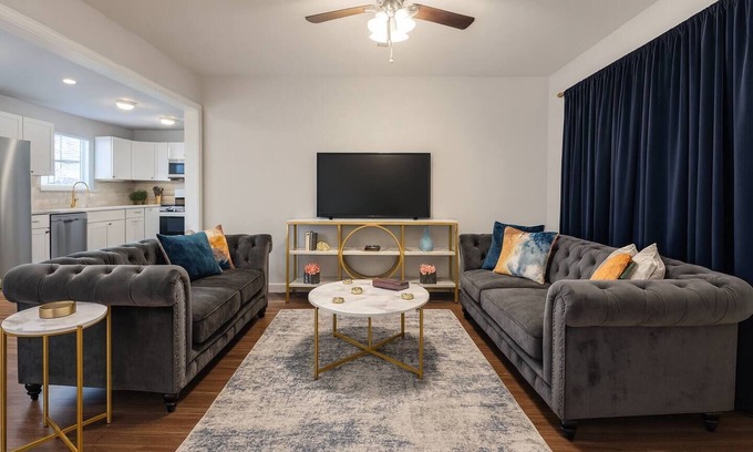 West Arlington Apartment | Welcome to Hackberry Haven, a comfortable retreat in the heart of Arlington, TX! This private master suite is perfect for travelers, students, or medical professionals looking for a quiet, convenient stay.