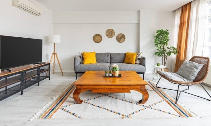 Osmanbey Apartment | Welcome to our brand new bright modern spacious 4BD/1.5Bath home in the heart of high-end Nisantasi