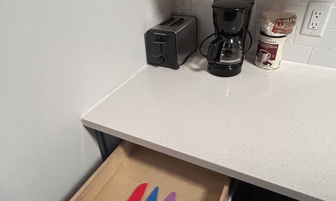 Bayonne House | Welcome to outlet Charming townhome with WiFi and AC & more in enjoyable Bayonne