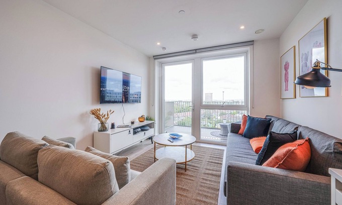 Alperton Apartment | Welcome to Plotseeker’s Modern 2-bedroom flat in Wembley, just minutes from Wembley Stadium and with direct access to Central London and Heathrow. Ideal for families, couples, and business travelers.