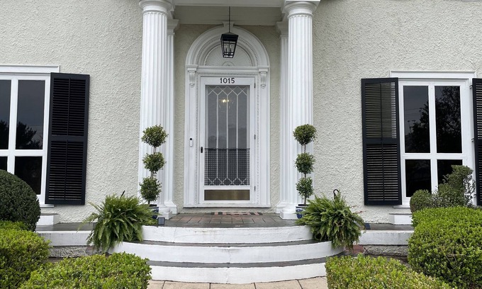 Summerville House | Welcome to Summerville! 1.0 miles from the Augusta National