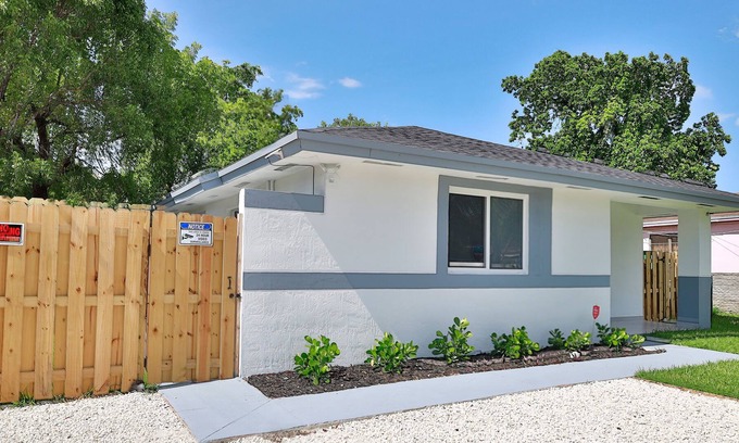 Gladeview House | Welcome to the beautiful remodeled Miami Paradise