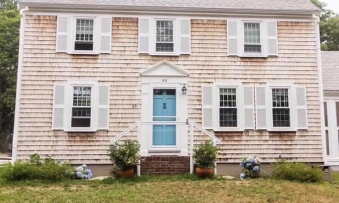 South Harwich House | Welcome To The Blue Door .2 miles from Red River Beach