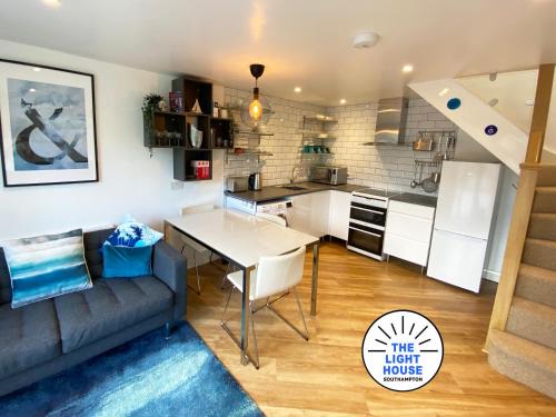 Southampton Apartment | Welcome to The Light House a tranquil city retreat.