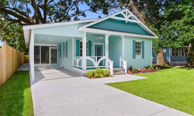 East Biloxi House | Welcome to the Sands and Slots Retreat. Walk to the beach and Casinos!
