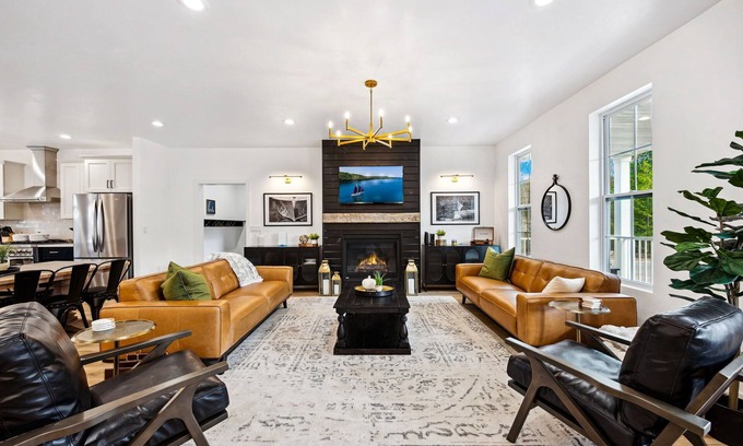 Sister Bay House | Welcome to The Sister Bay Haus, your ultimate luxe retreat nestled in Sister Bay