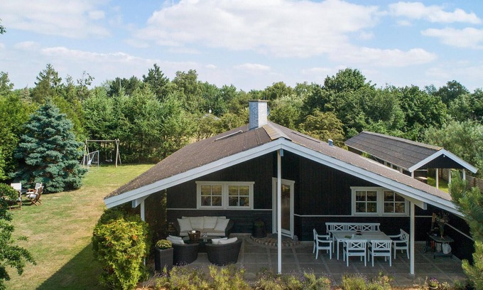 Kramnitse House | Welcome to this vacation home close to the south coast of Lolland.
