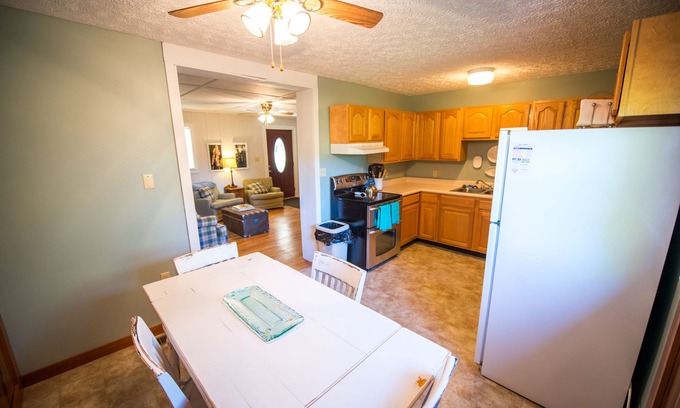 Saint Helens House | Welcome to your home away from home!