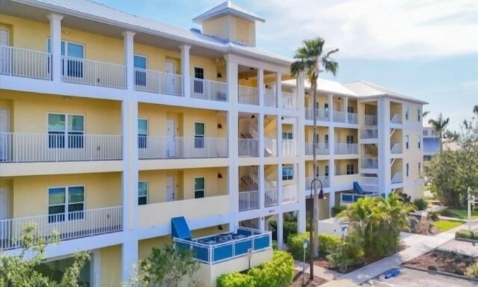 Cape Haze Condo | Welcome to your slice of paradise.