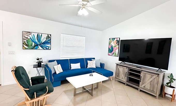 Port Charlotte Villa | Welcome to Your Riverside Retreat!