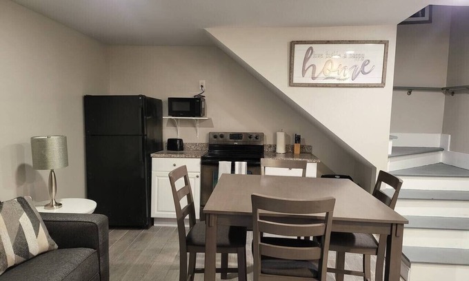 Holy Cross District Apartment | Welcoming 2 Bedroom 1 Bath BNB