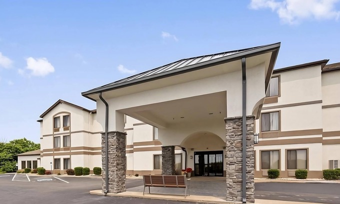 Blaine Hotel | Welcoming & Convenient Stay | Free Breakfast | Great Location