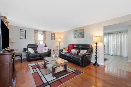 Worcester Apartment | Welcoming, Cozy & Family Friendly 3 bedroom house