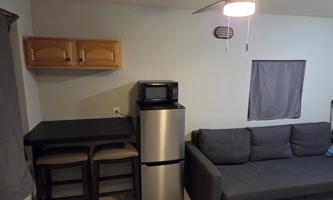 Carrollwood Apartment | Welcoming studio with AC in sunny Tampa