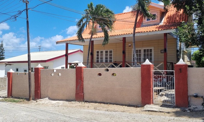 Willemstad House | Welkom to Villa Tutilia, Relax and enjoy "LA VIDA"!nYour 2nd Home Away From Home