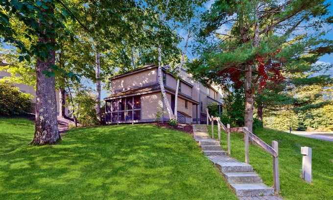 Gilford Condo | Well-appointed condo with beach access, pool, tennis court, & washer/dryer