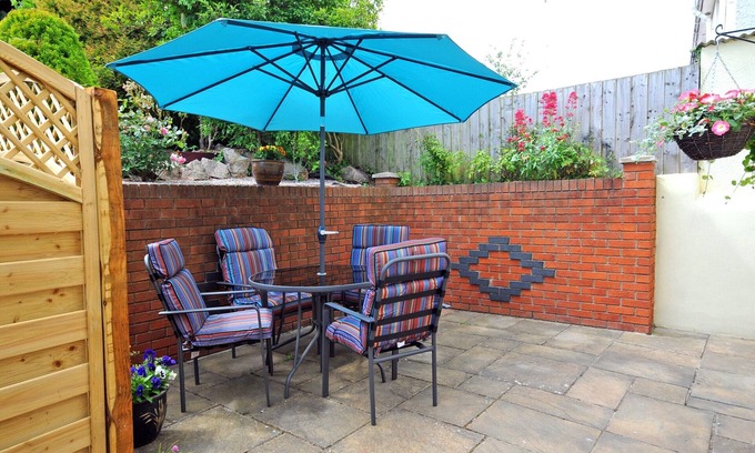 Paignton Cottage | Well-appointed in a peaceful area, yet close to the sandy beaches of Paignton.