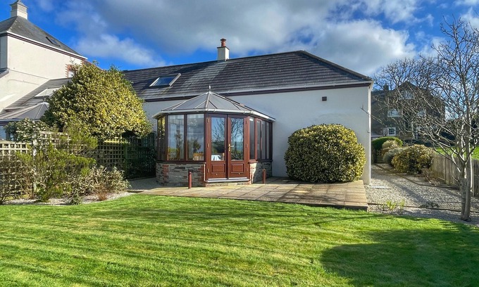Wadebridge Cottage | Well Cottage - Two Bedroom Cottage, Sleeps 4