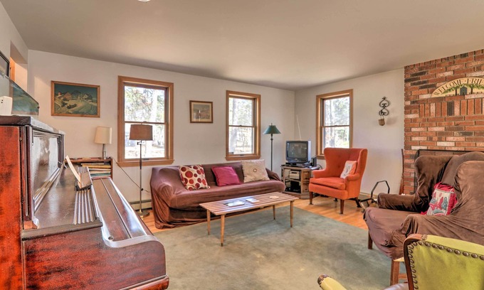 Wellfleet Villa | Wellfleet Villa w/ Deck 1 Mi to Trails & Coastline