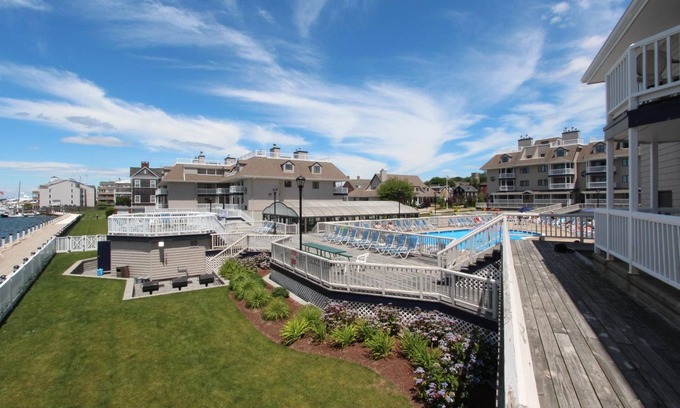 Yachting Village Hotel | Wellington Resort