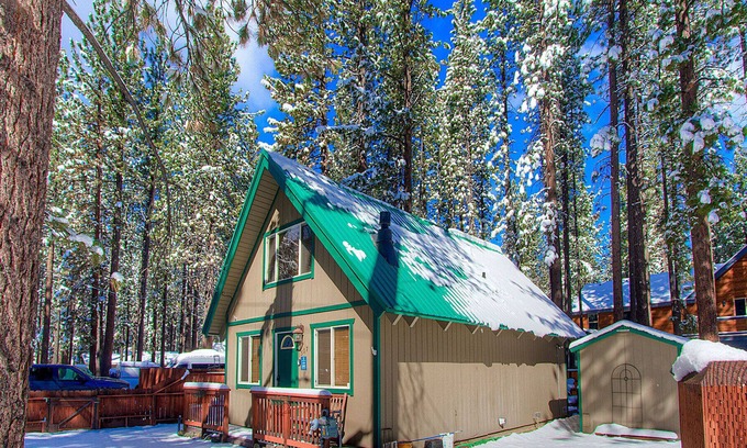 Black Bart Cabin | Wells Fargo Outlaw, Fenced Yd, Nr Hiking (HCH0807)