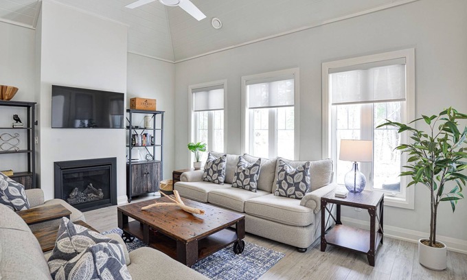 Minett House | Wenonah Cottage (#19)