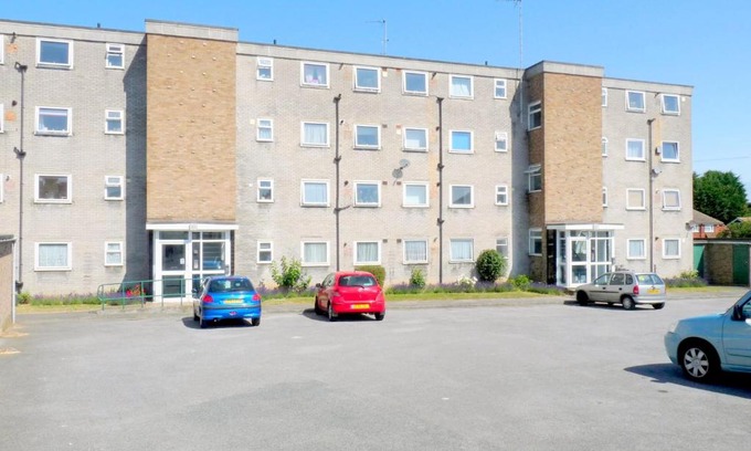 Sittingbourne Apartment | Wentworth Apartment with 2 bedrooms, Superfast Wi-Fi and Parking