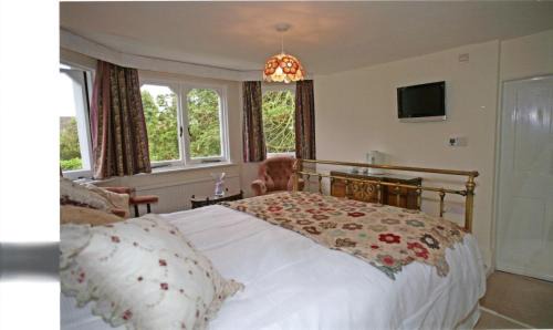 Esher Bed & Breakfast | West End Lodge