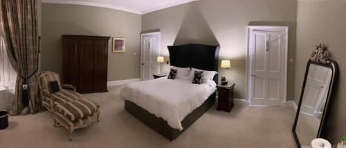 New Town Bed & Breakfast | West End Townhouse