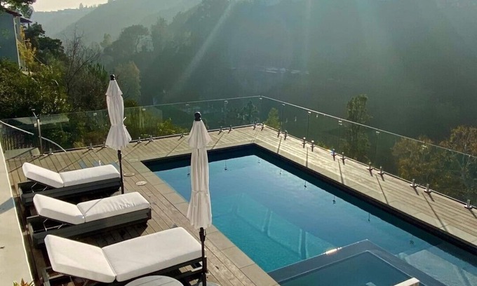 Nichols Canyon House | West Hollywood Hills Pool Home With Views