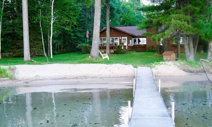 Lewiston House | West Twin Lake Waterfront Home - 25' Bennington Pontoon Boat and more!