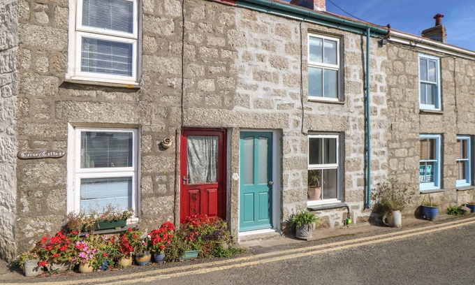 Castallack Cottage | WESTERLY COTTAGE, pet friendly, character holiday cottage in Penzance