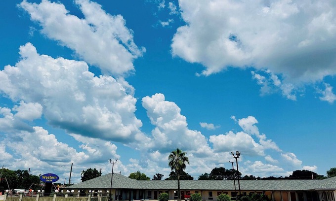 West Columbia Hotel | WESTERN INN