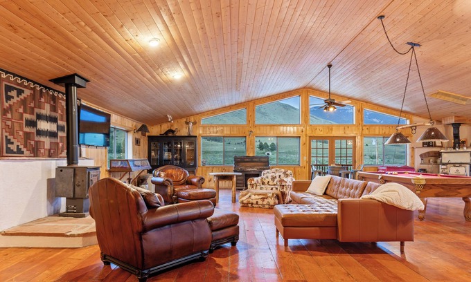 Eagle Nest House | Western Ranch for Weddings, Retreats, Reunions. Two lodging units on 40 acres.