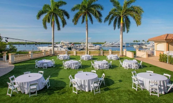 Pelican Resort | Westin Cape Coral: Waterfront Resort with 2 Restaurants & Pools